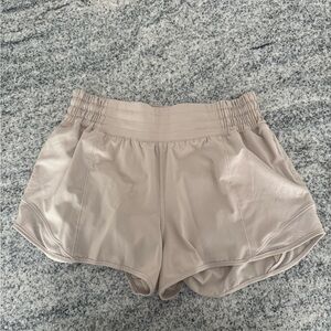 Lululemon Hotty Hot HR Short 2.5” *Lined
